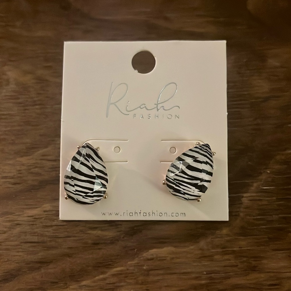 Riah Studs